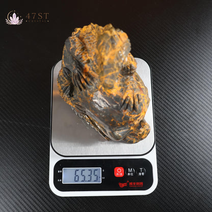 Realgar Lizard & Skull Carving