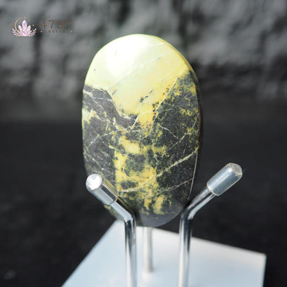 Serpentine Palm Stone