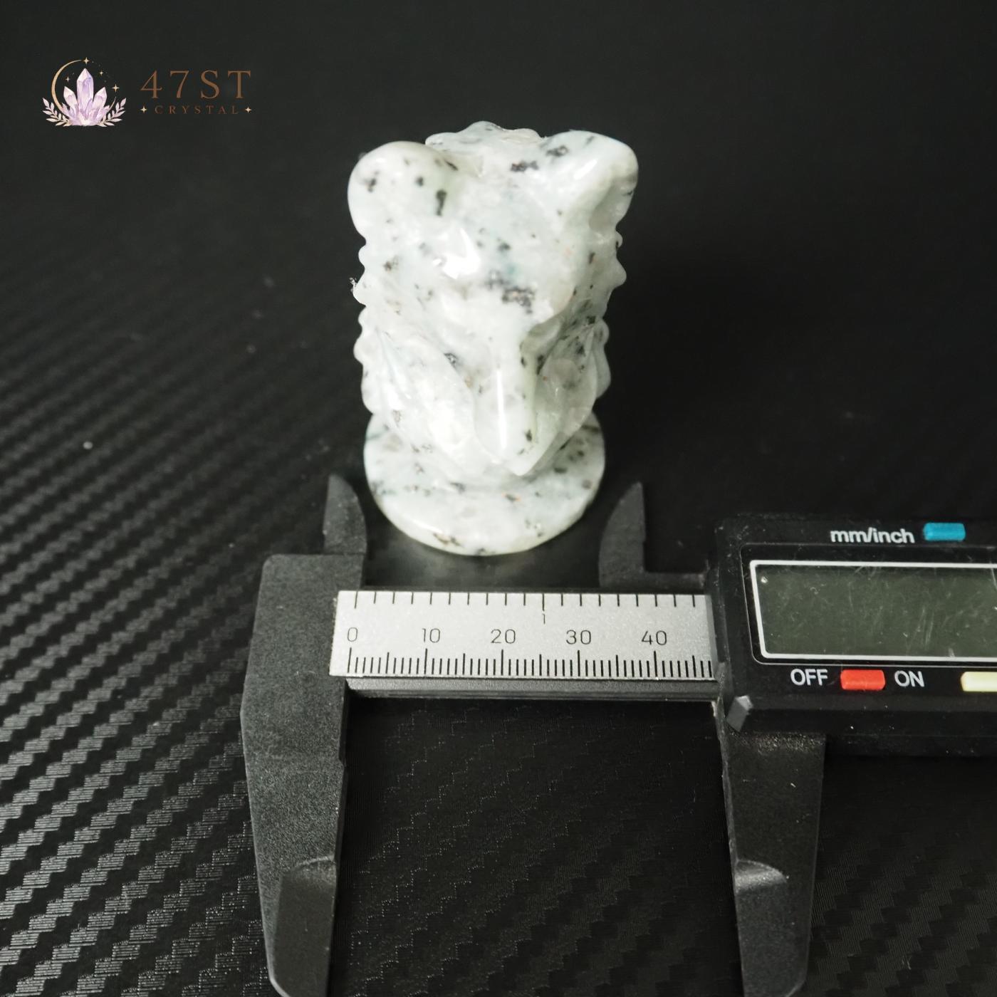 Kiwi Jasper Wolf Carving