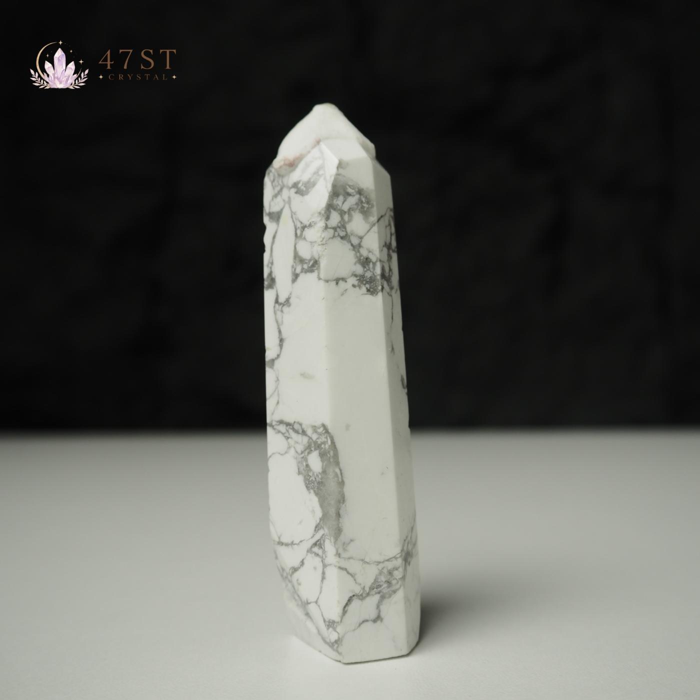 Howlite Point