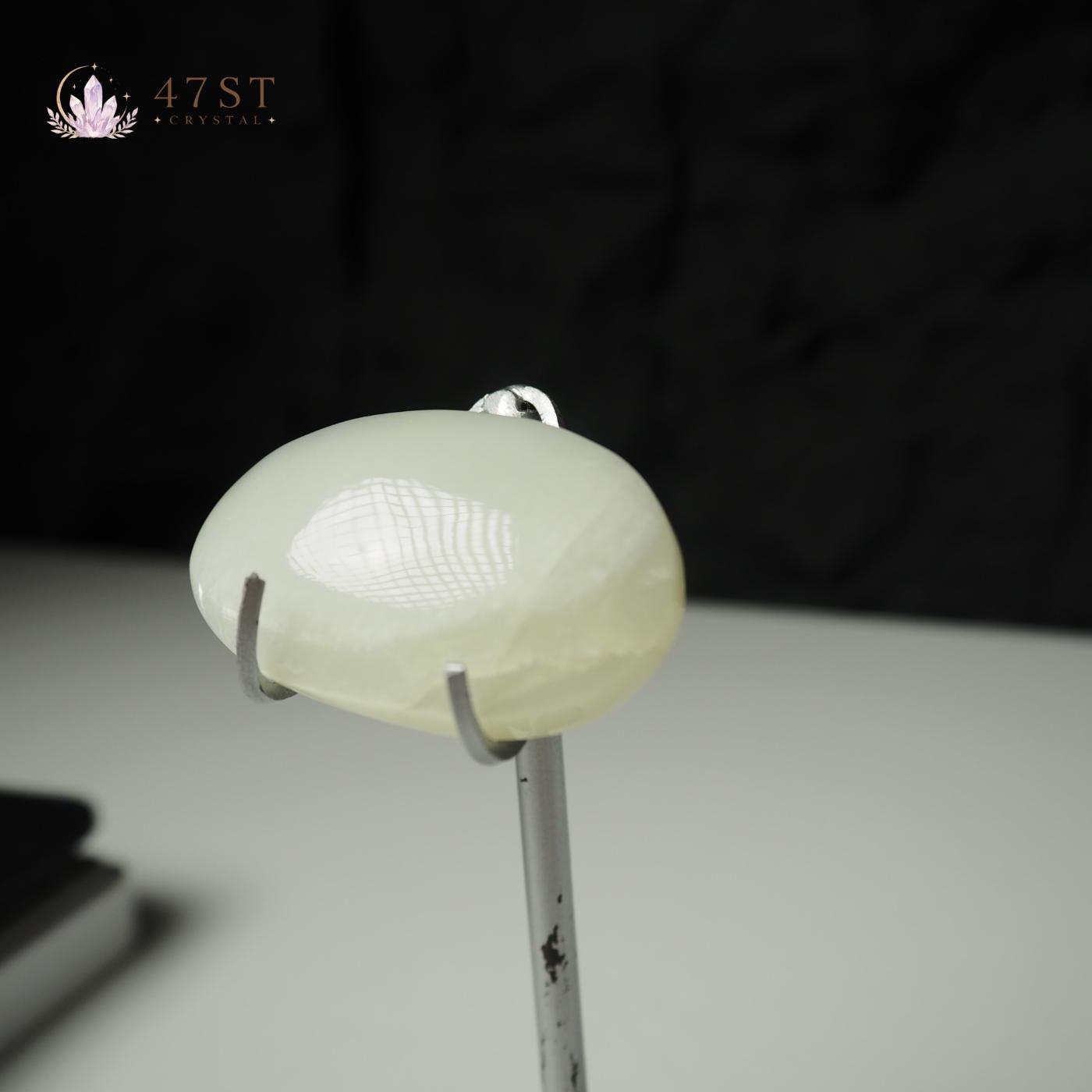 Moonstone Palm Stone