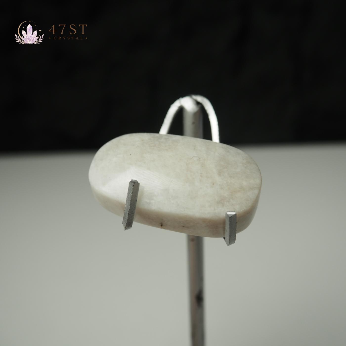 Moonstone Palm Stone