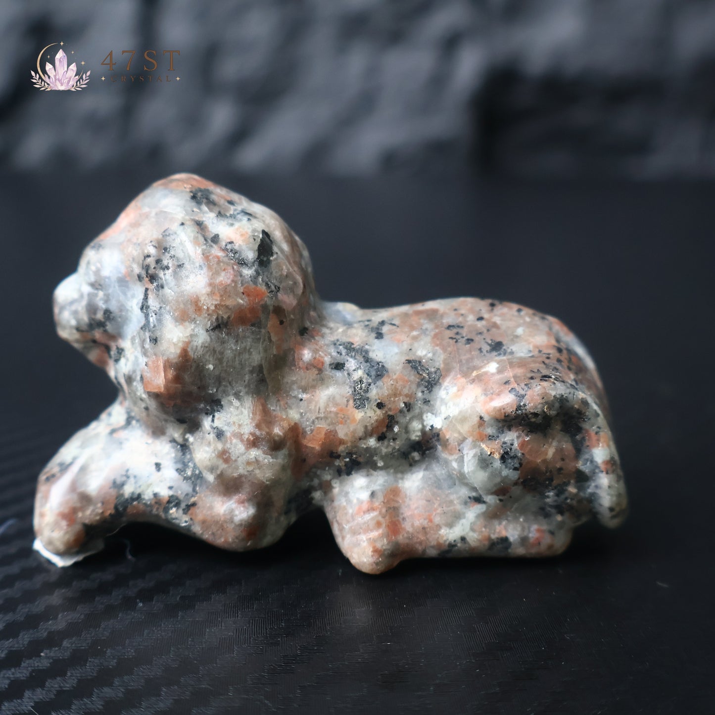 Yooperlite Lion Carving